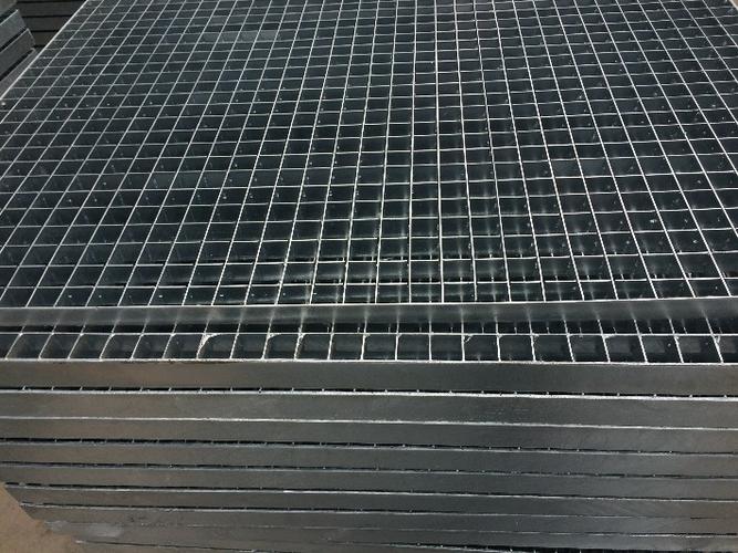 珠海丝网 珠海焊接丝网 珠海钢格板 珠海工厂平台钢格栅镀锌踏步板生.